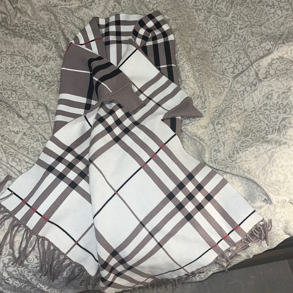 Burberry style poncho!
